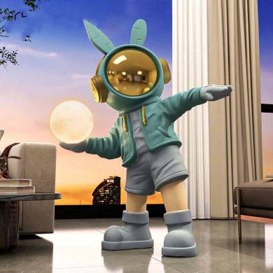 Throwing Moon Astronaut Night Light Statue