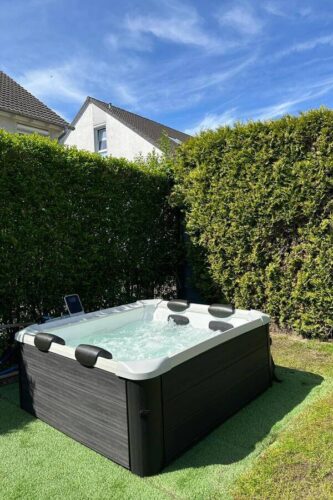 MSpa Oslo Inflatable Hot Tub - Customer Review Image