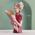 Vintage Beauty Duchess Figurine